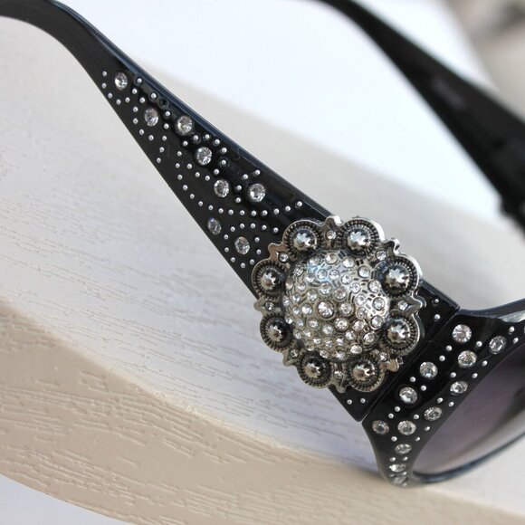 Montana West Sunglasses in Black w/Silver Swirl Flower Concho Accents main image 7